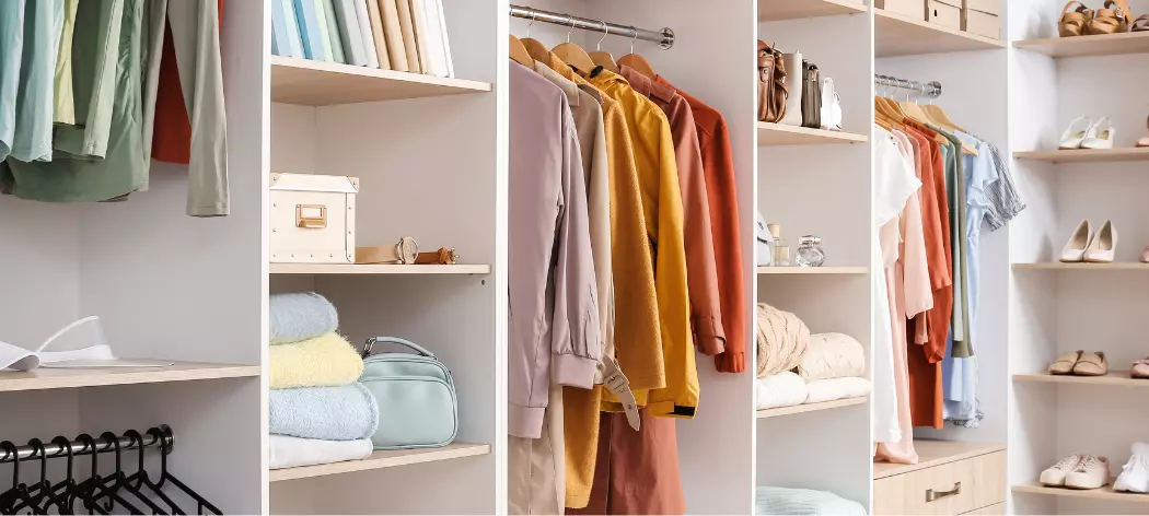 Guide pratique: Comment organiser ma garde-robe Guide pratique: Comment organiser ma garde-robe